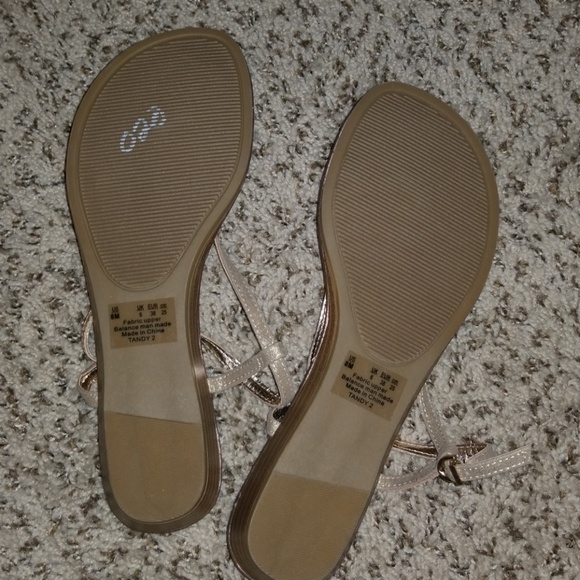 Gold sandals - Picture 2 of 4